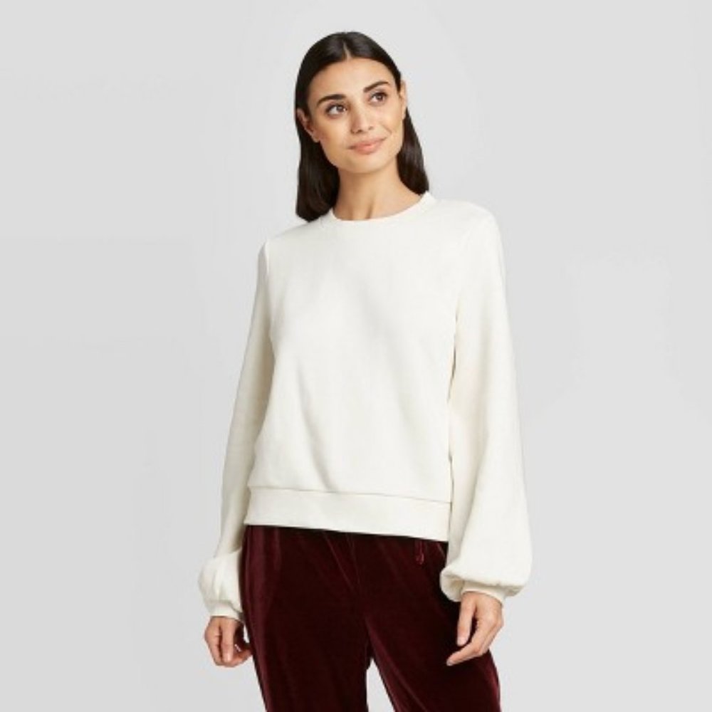 COZY Crew Neck Pullover Sweater in Ivory